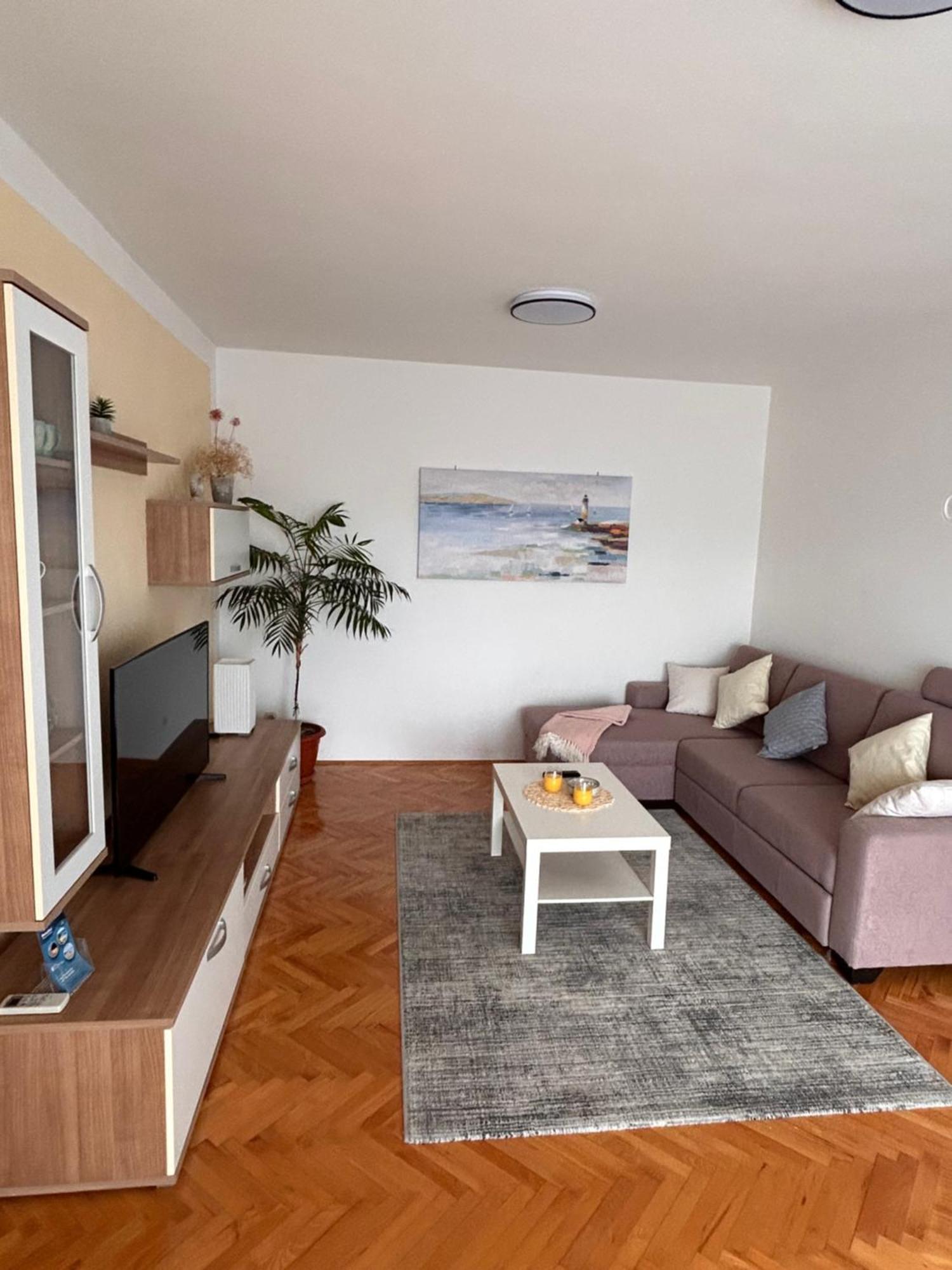 Apartments Marina Sveti Filip i Jakov Esterno foto