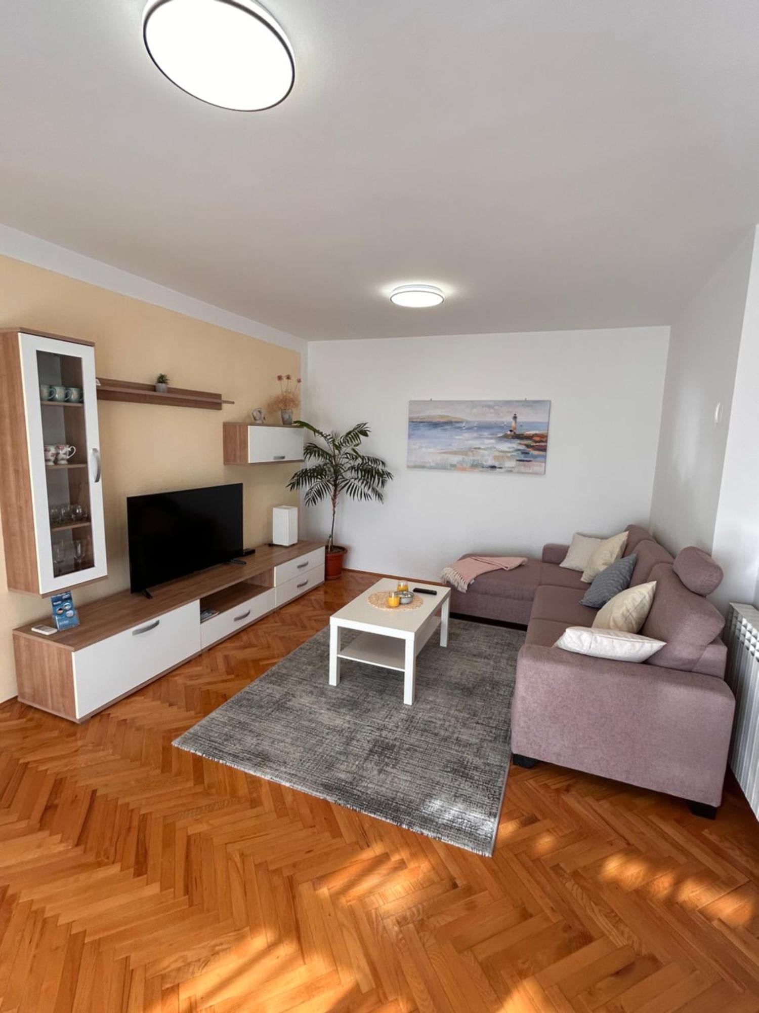 Apartments Marina Sveti Filip i Jakov Esterno foto