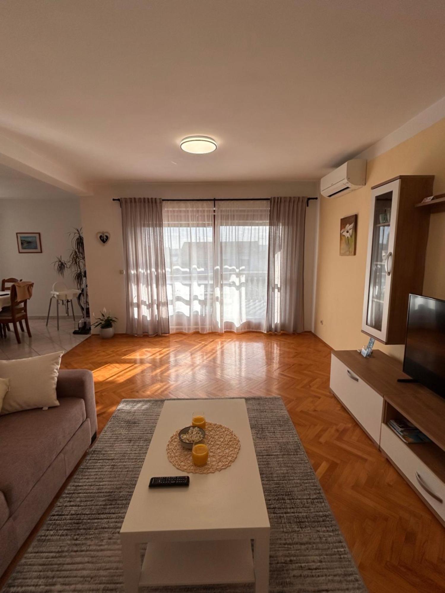 Apartments Marina Sveti Filip i Jakov Esterno foto